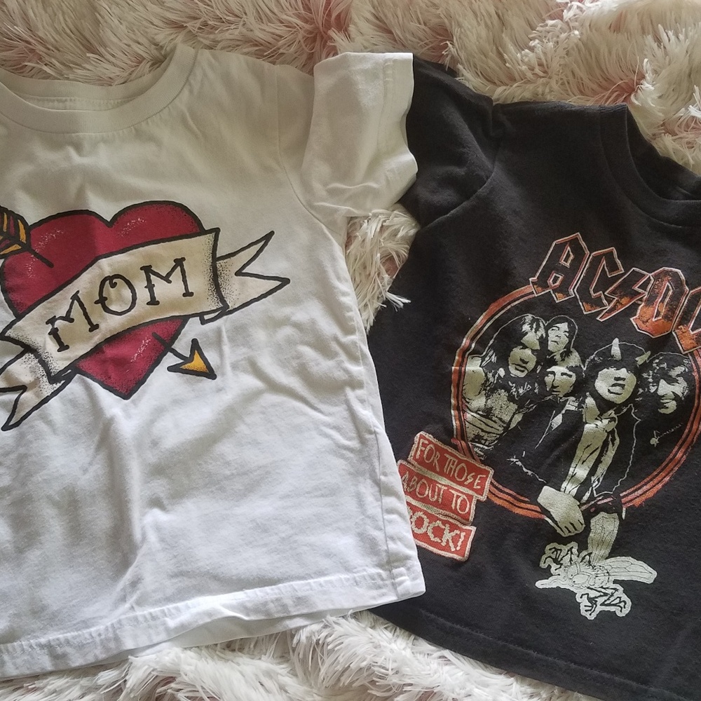 Graphic tees 2T